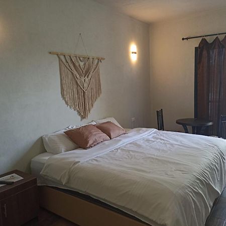 Hotel & Hostal 230 Вальядолид Экстерьер фото