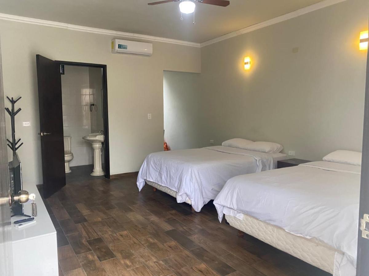 Hotel & Hostal 230 Вальядолид Экстерьер фото