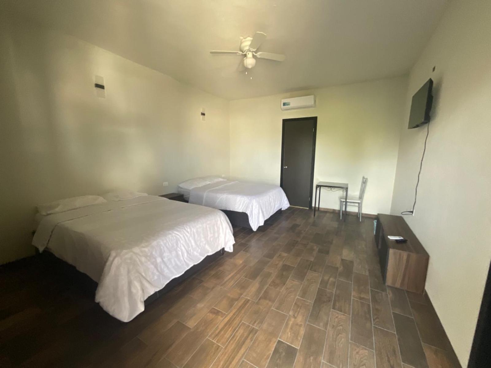 Hotel & Hostal 230 Вальядолид Экстерьер фото